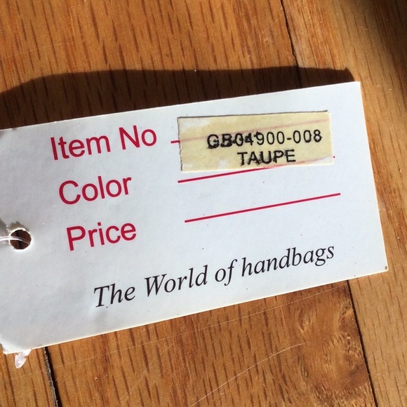 Small clutch purse.  Taupe with decoration. - Picture 3 of 6